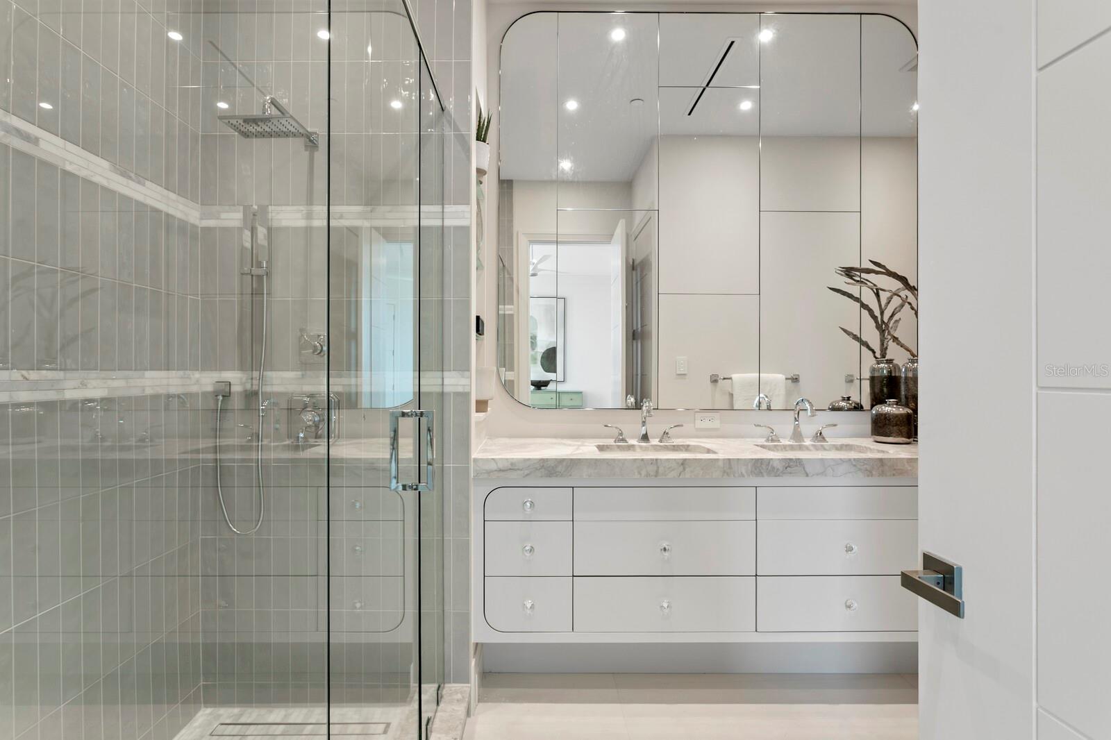 TB8471709 Property Photo