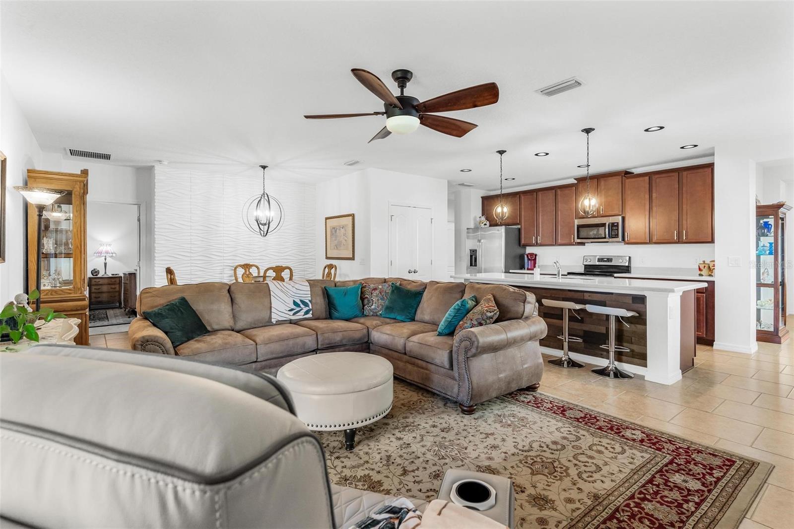 2032 SLOANS OUTLOOK DR, GROVELAND, FL, 34736