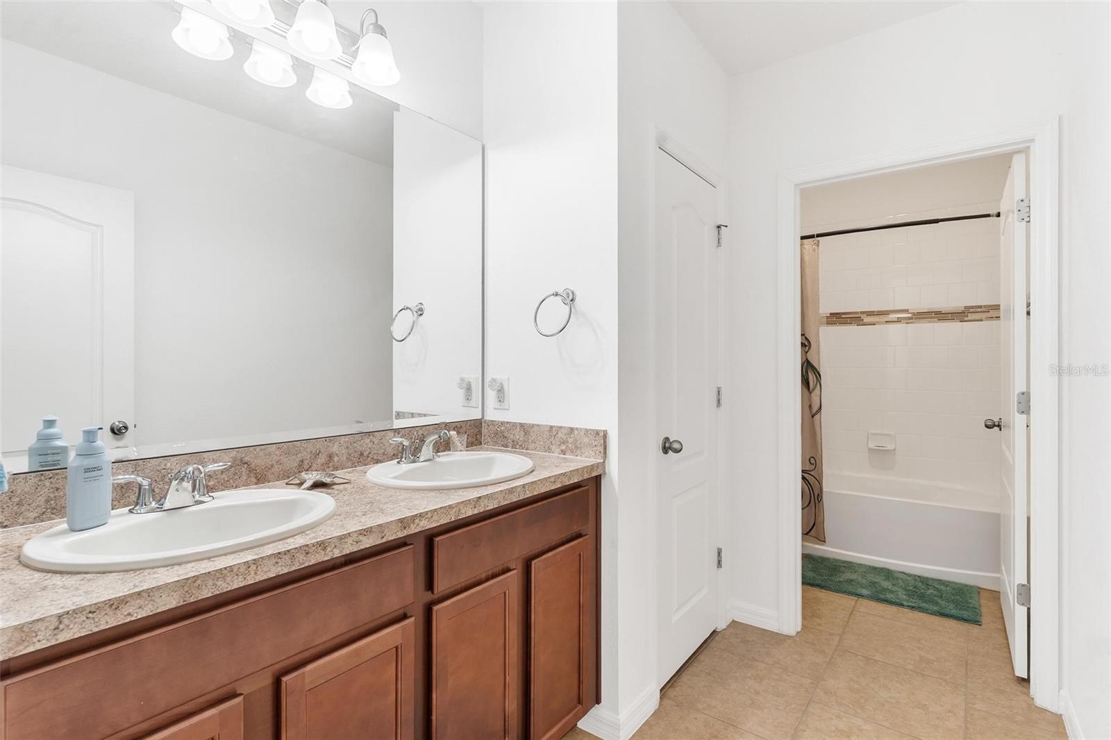 2032 SLOANS OUTLOOK DR, GROVELAND, FL, 34736