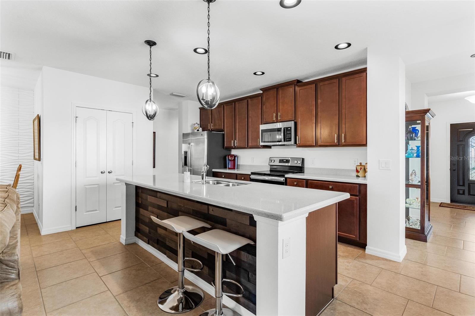 2032 SLOANS OUTLOOK DR, GROVELAND, FL, 34736