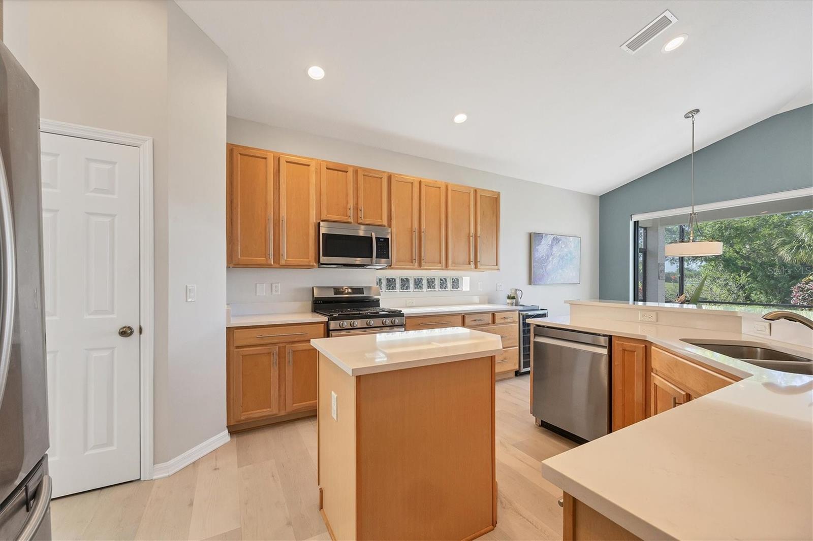 6458 TAILFEATHER WAY, BRADENTON, FL, 34203