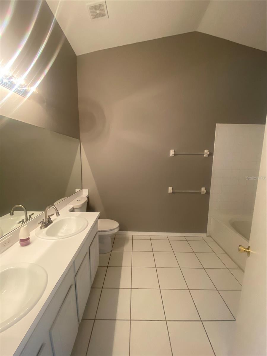 2469 LAKE WOODBERRY CIR, BRANDON, FL, 33510