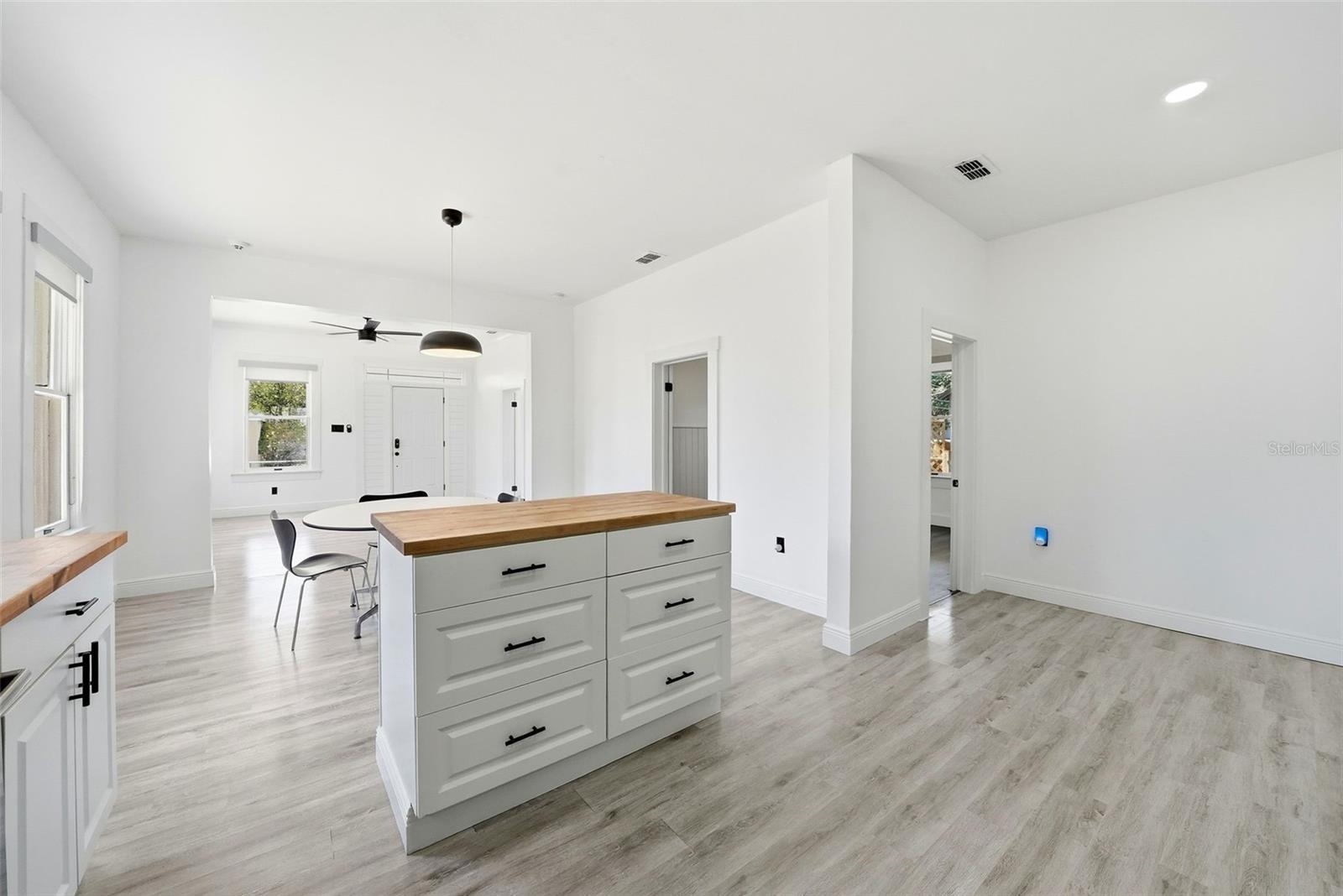 1024 E 19TH AVE, TAMPA, FL, 33605