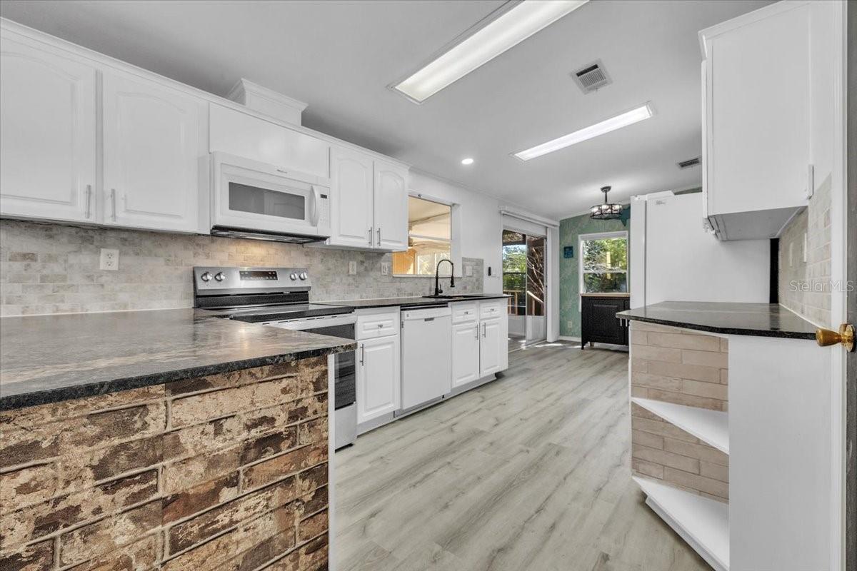 C7521385 Property Photo