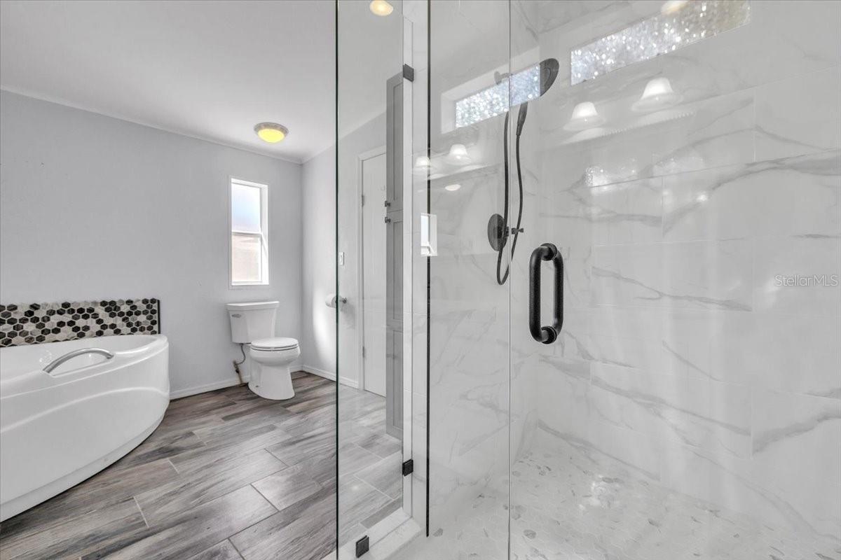 C7521385 Property Photo