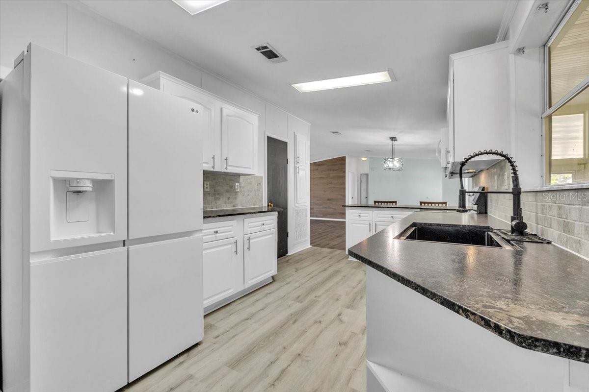 C7521385 Property Photo