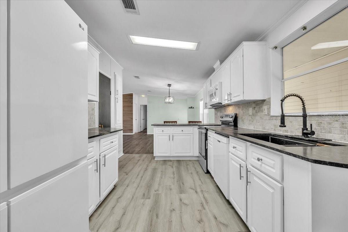 C7521385 Property Photo