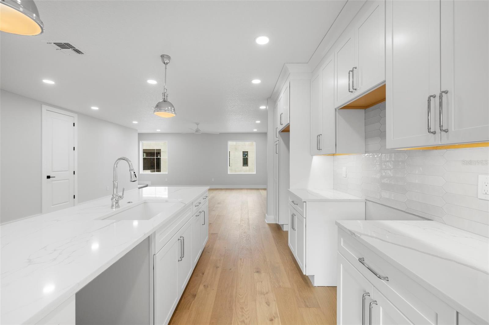 4208 W CARMEN ST #B, TAMPA, FL, 33609