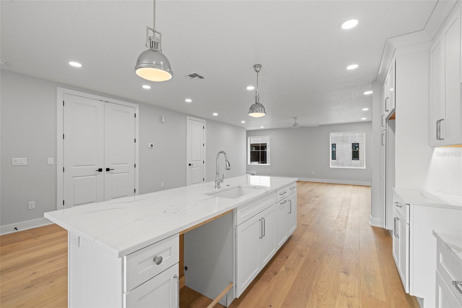 4208 W CARMEN ST #B, TAMPA, FL, 33609