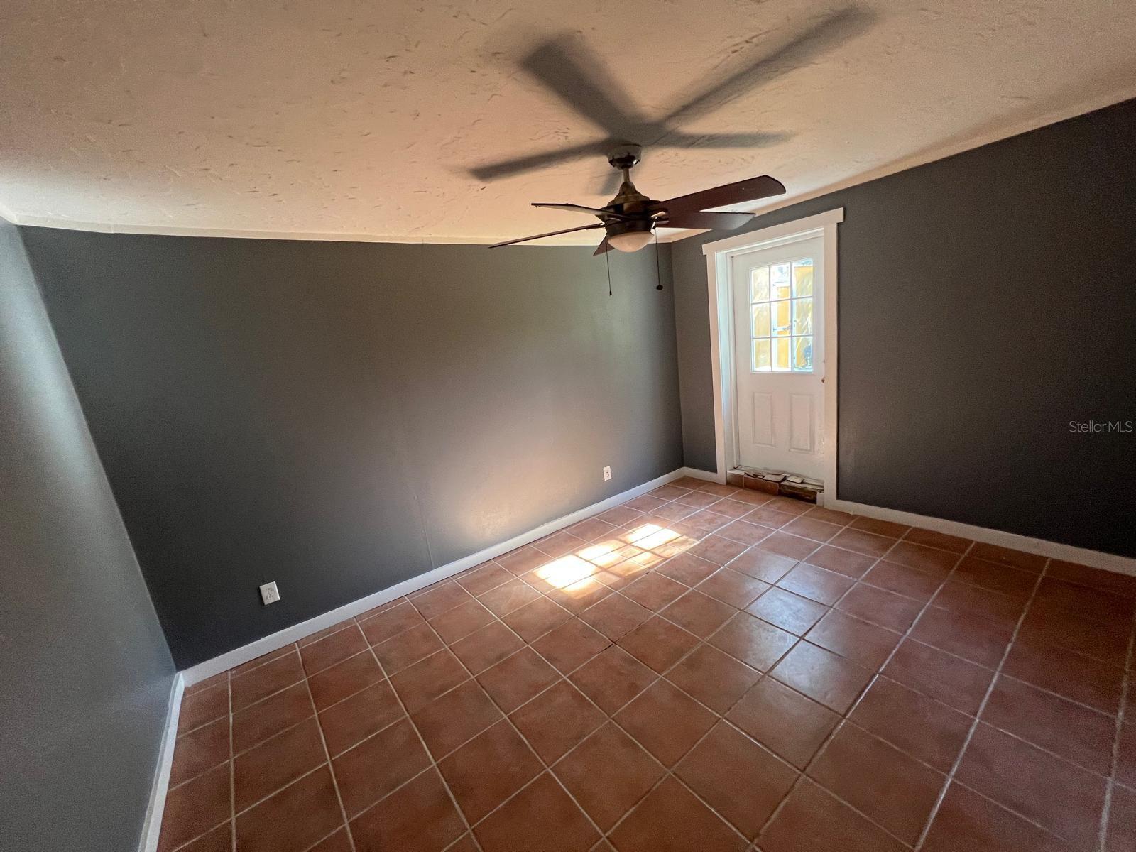 300 83RD AVE NE, ST PETERSBURG, FL, 33702