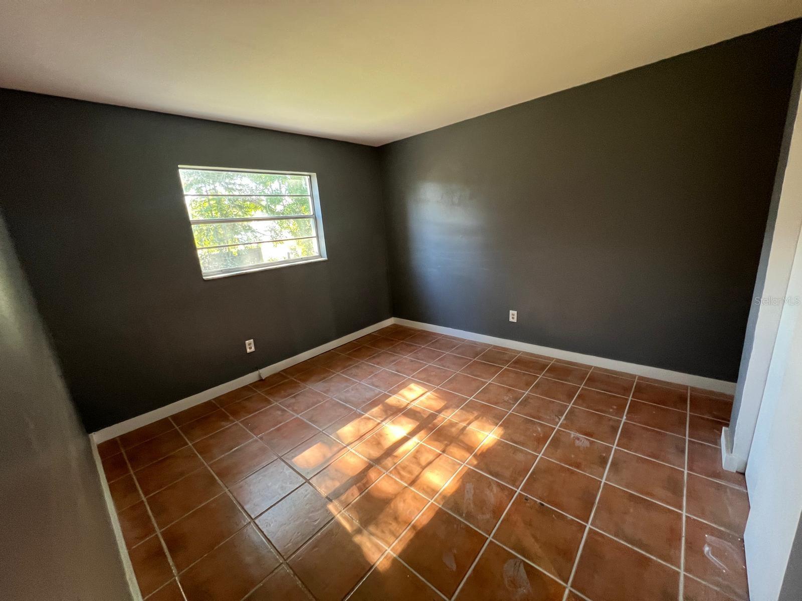 300 83RD AVE NE, ST PETERSBURG, FL, 33702