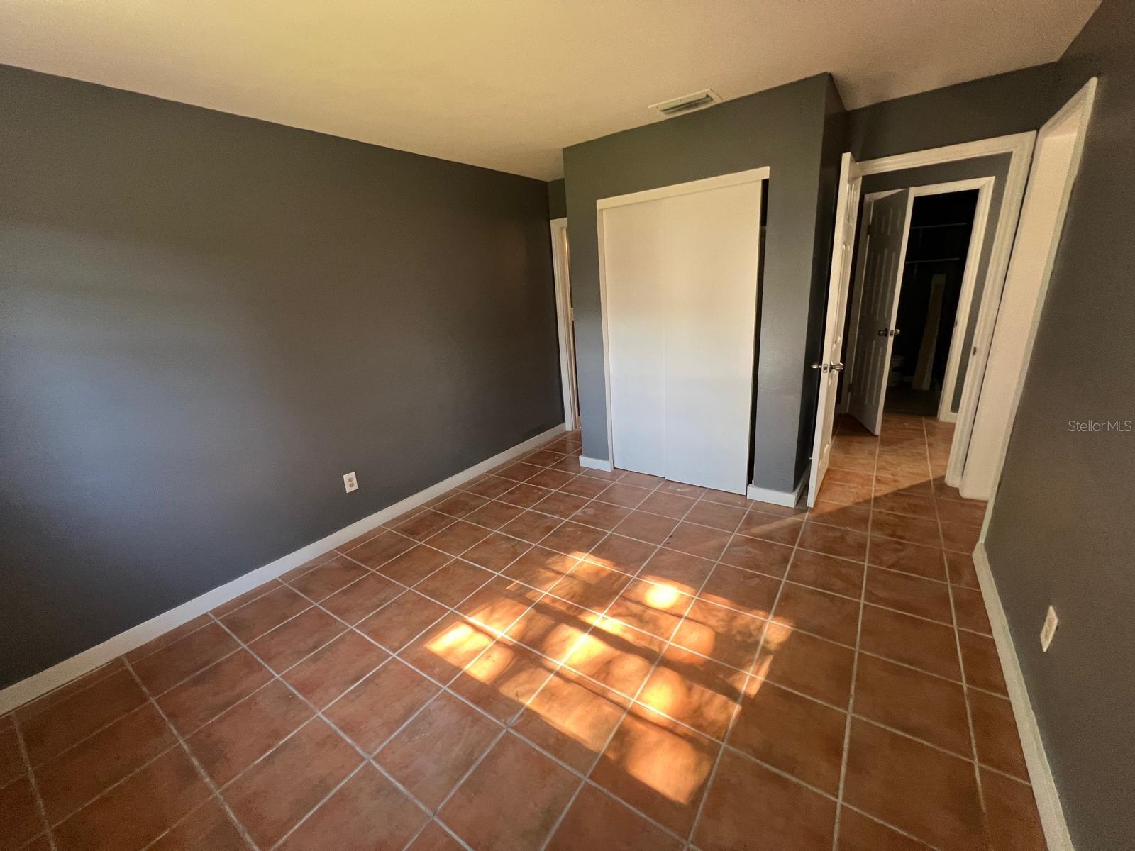 300 83RD AVE NE, ST PETERSBURG, FL, 33702