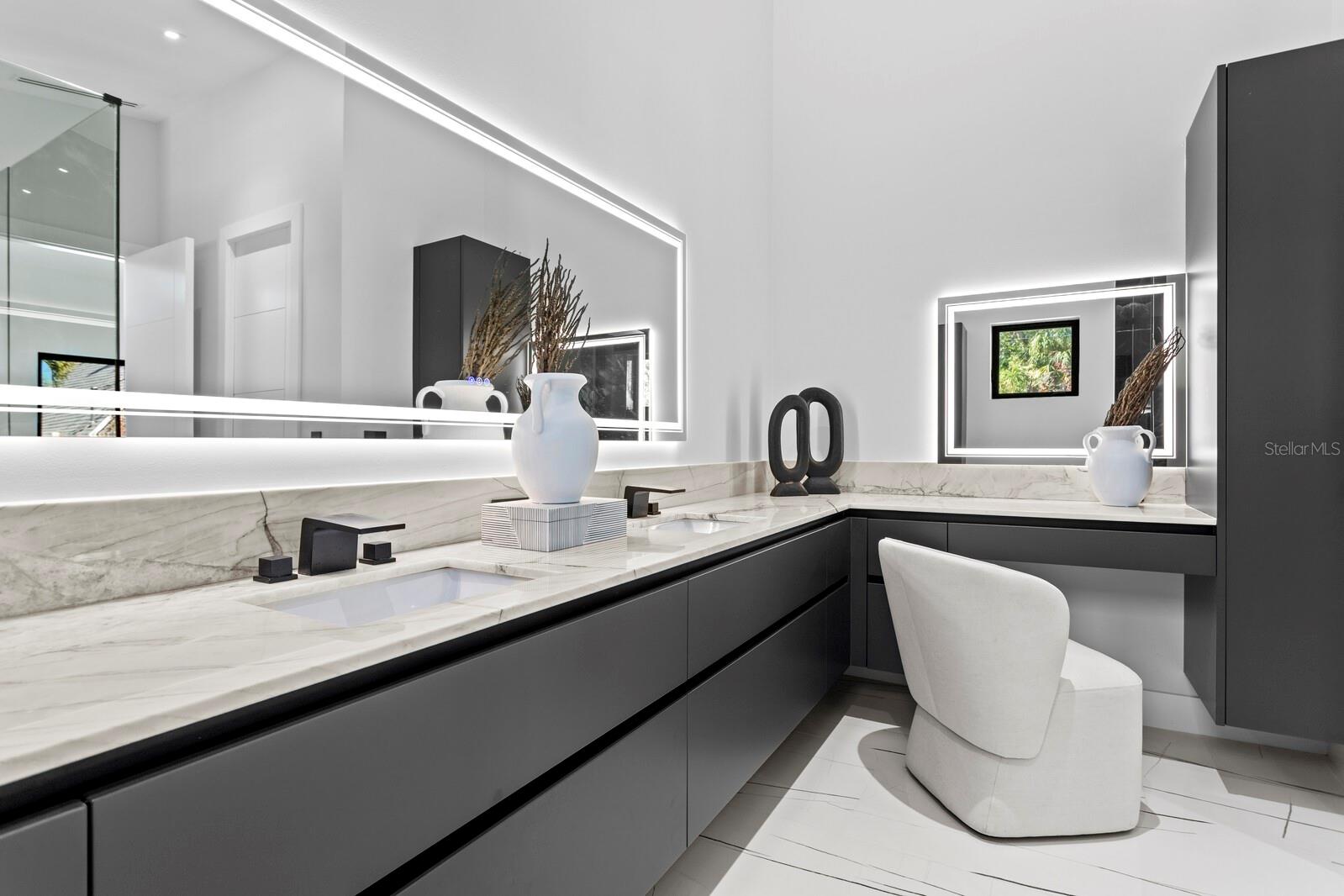 TB8471775 Property Photo