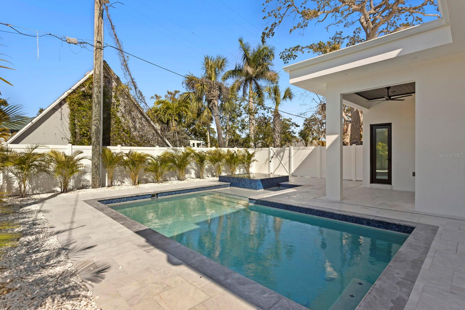 TB8471775 Property Photo