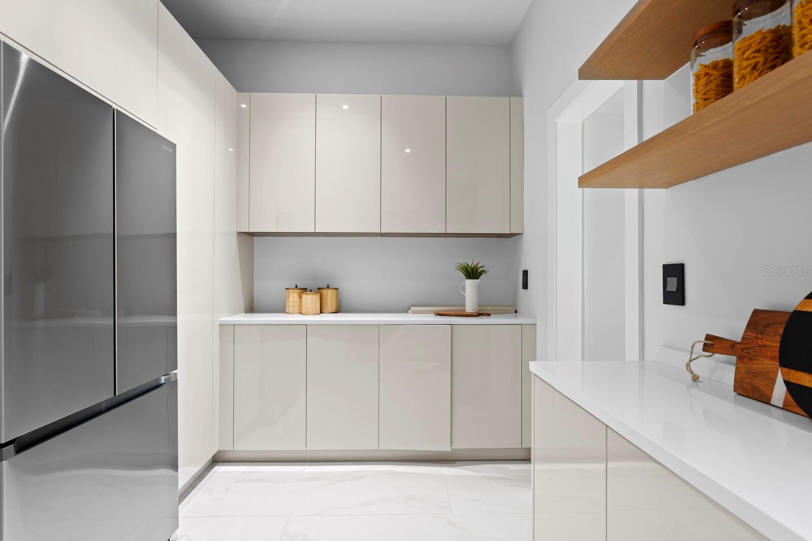 TB8471775 Property Photo