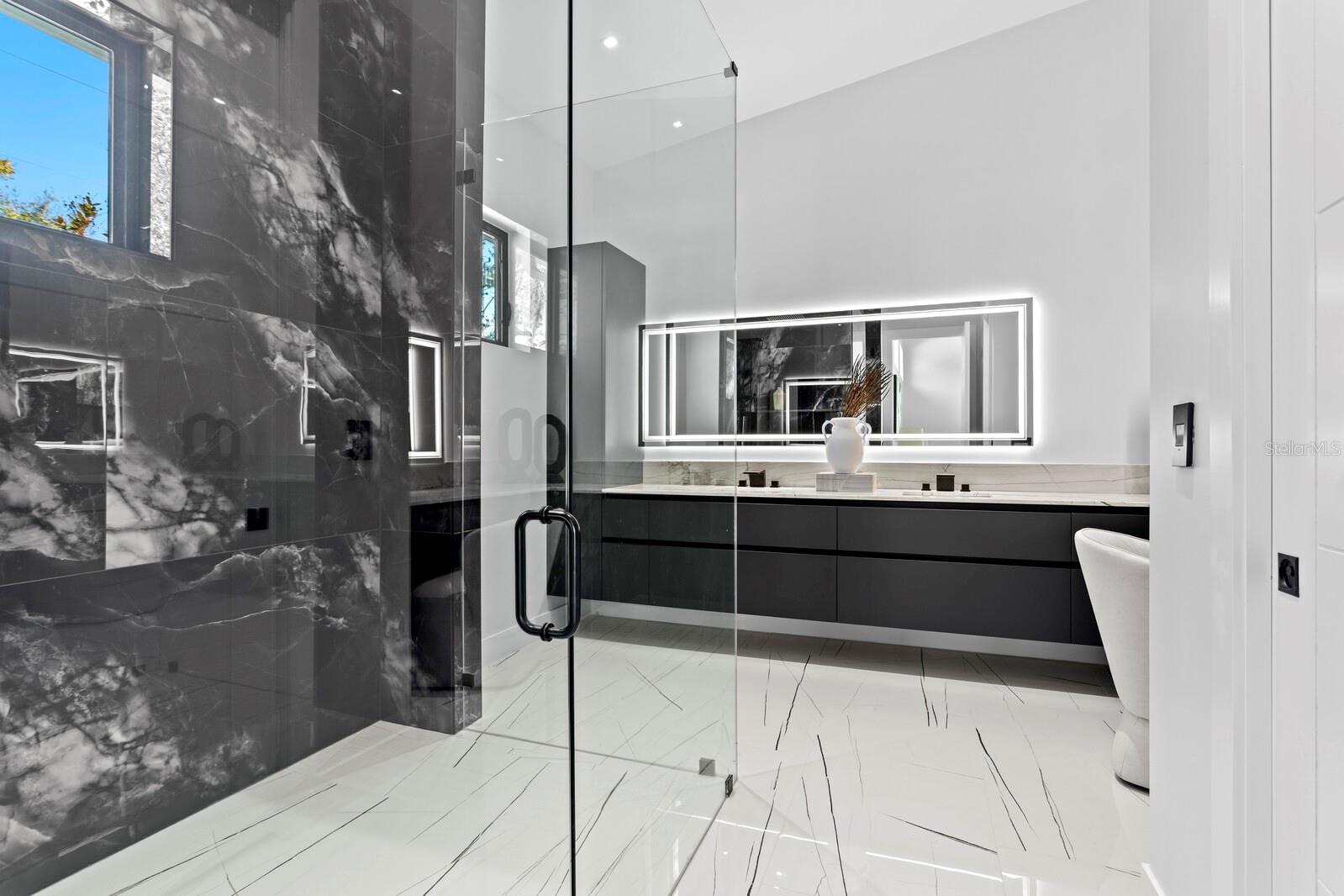 TB8471775 Property Photo