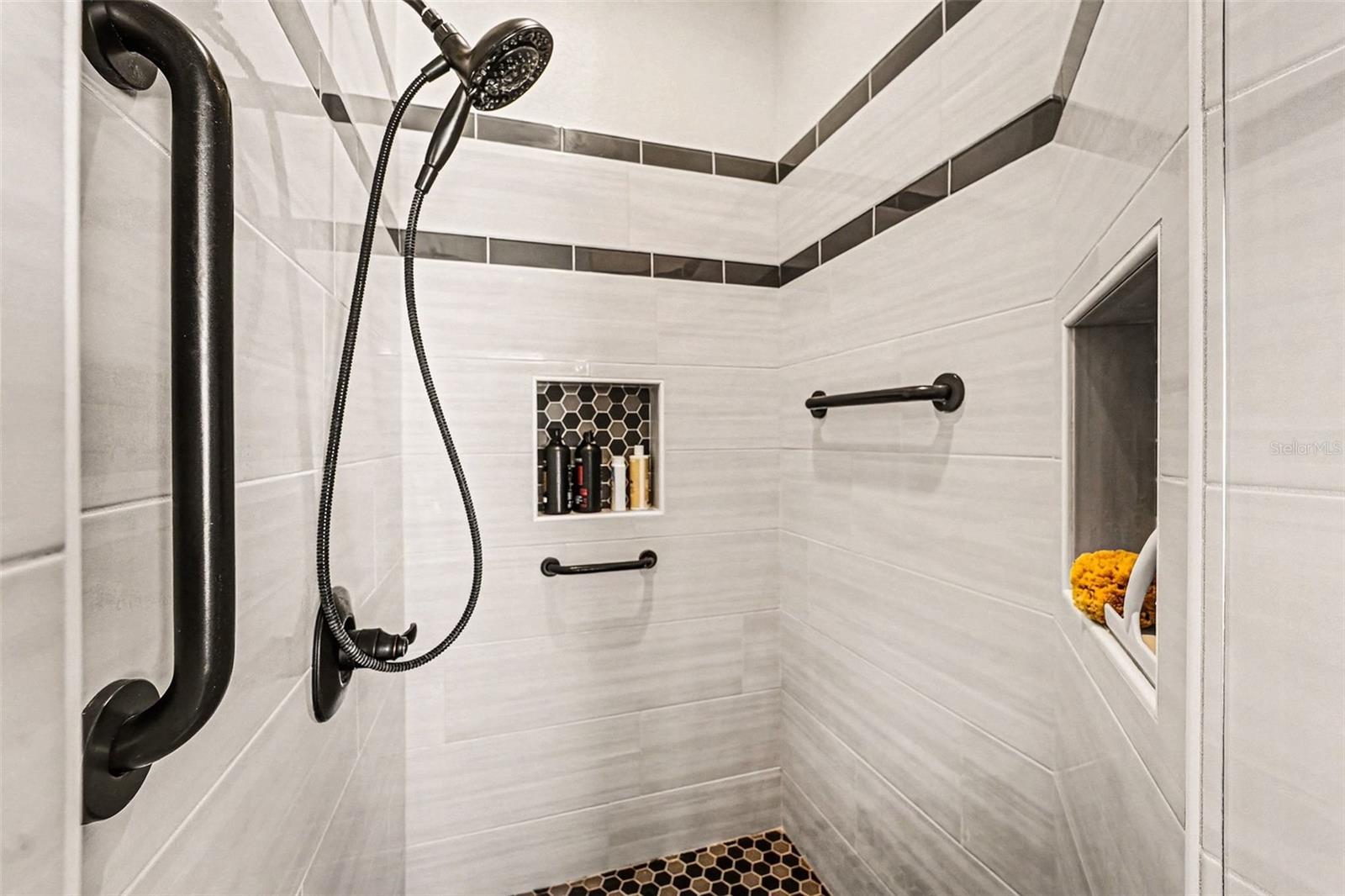 10118 CLEGHORN DR, SAN ANTONIO, FL, 33576