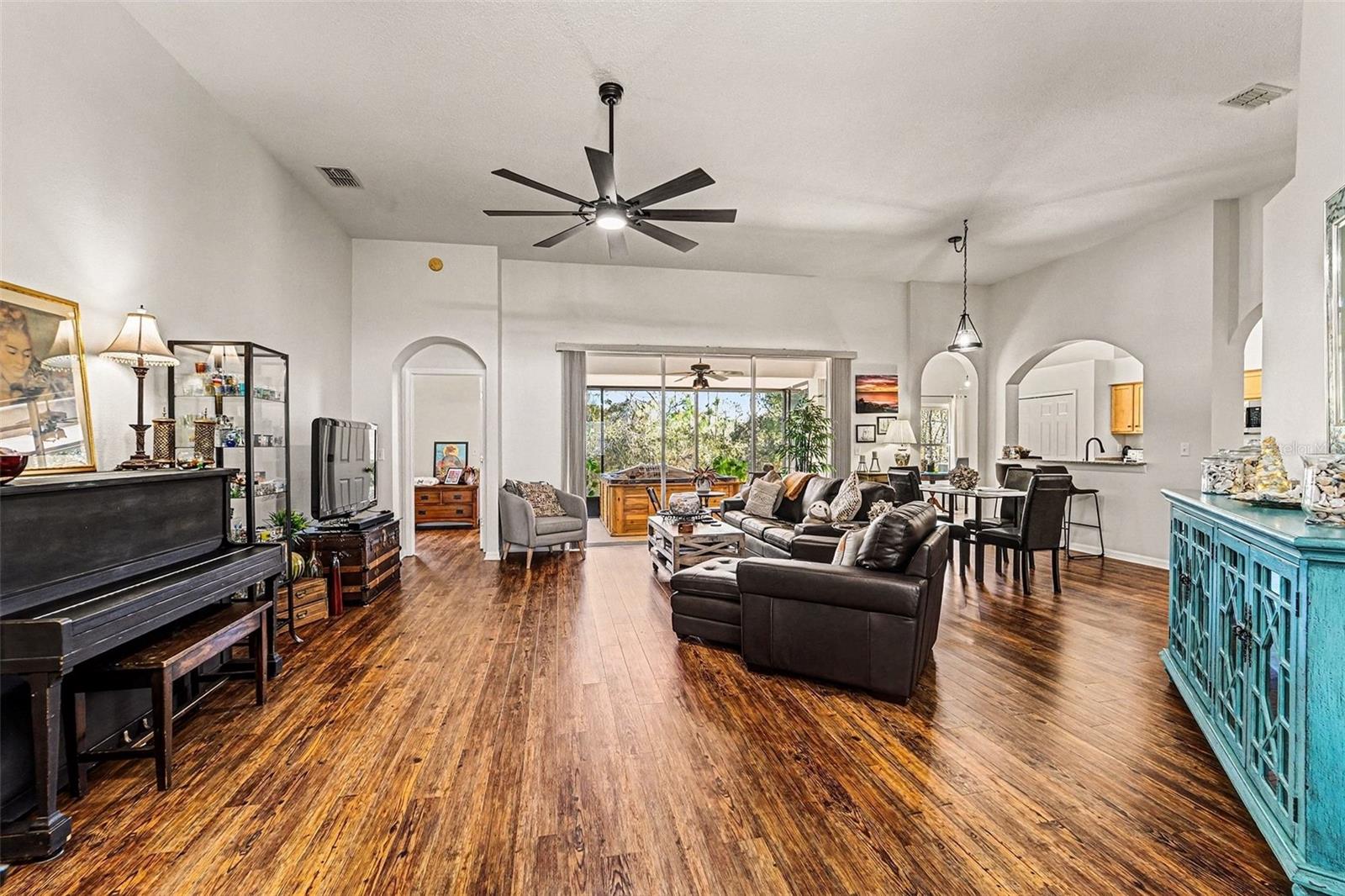 10118 CLEGHORN DR, SAN ANTONIO, FL, 33576