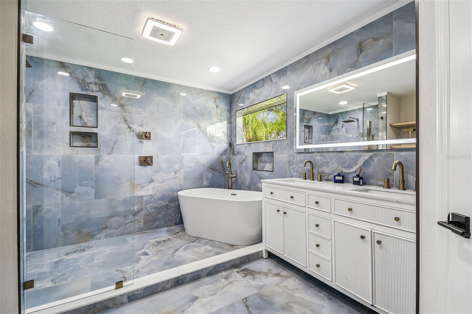 2810 FOREST CLUB DR, PLANT CITY, FL, 33566