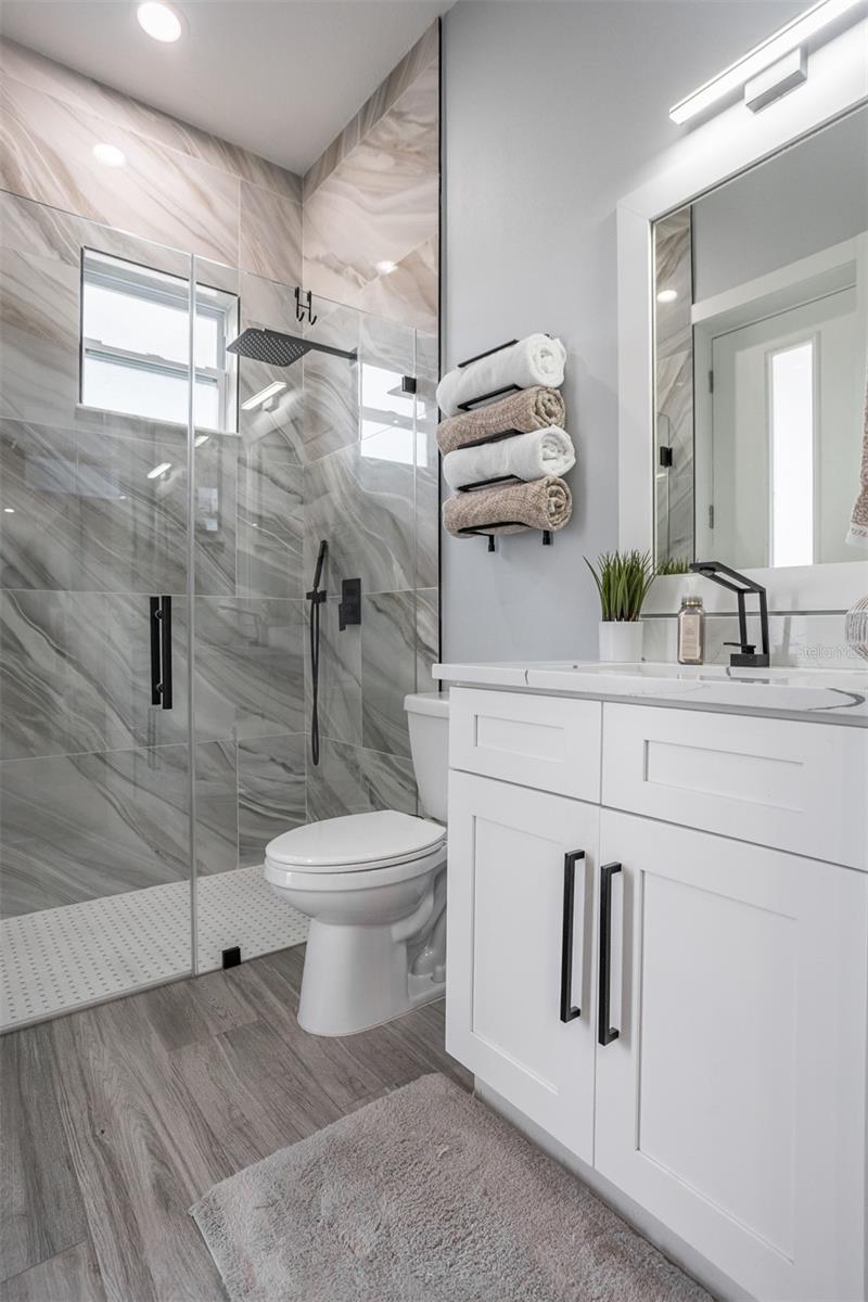 3301 W DEWEY ST, TAMPA, FL, 33607