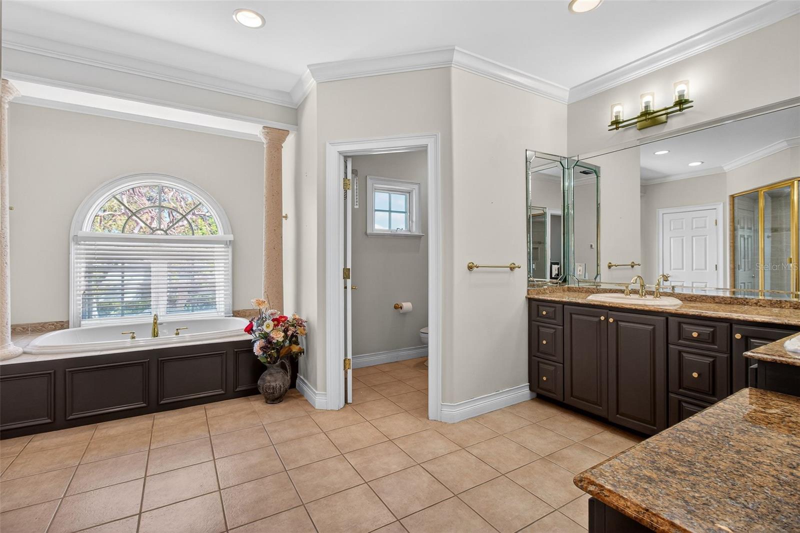 1100 TORTUGA CIR NE, ST PETERSBURG, FL, 33702