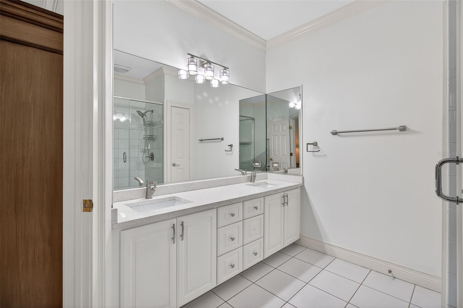 1100 TORTUGA CIR NE, ST PETERSBURG, FL, 33702