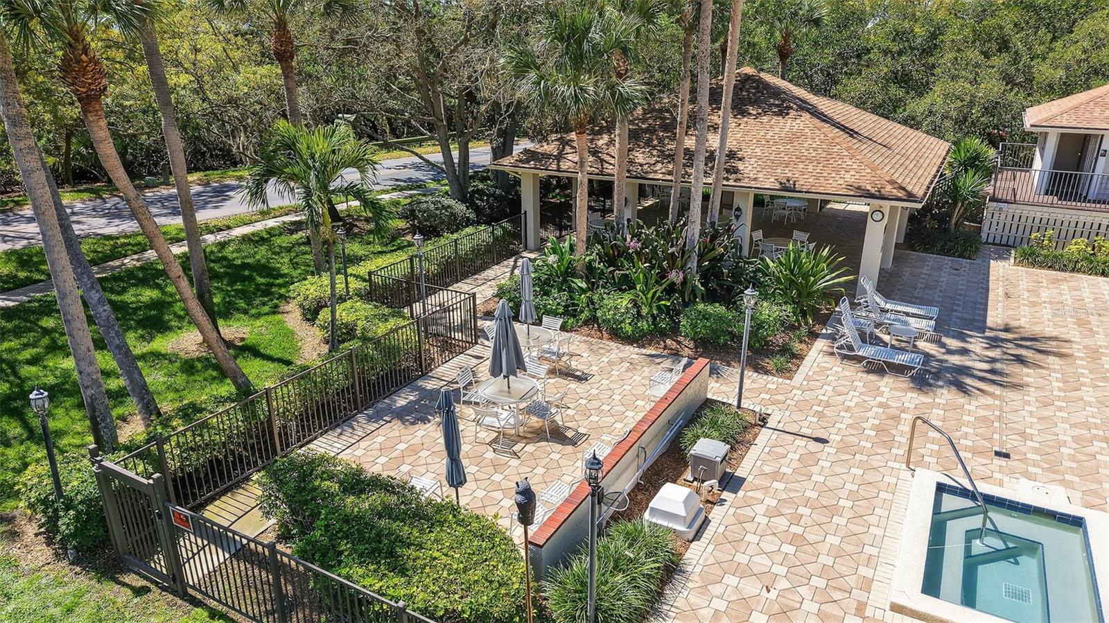 1100 TORTUGA CIR NE, ST PETERSBURG, FL, 33702