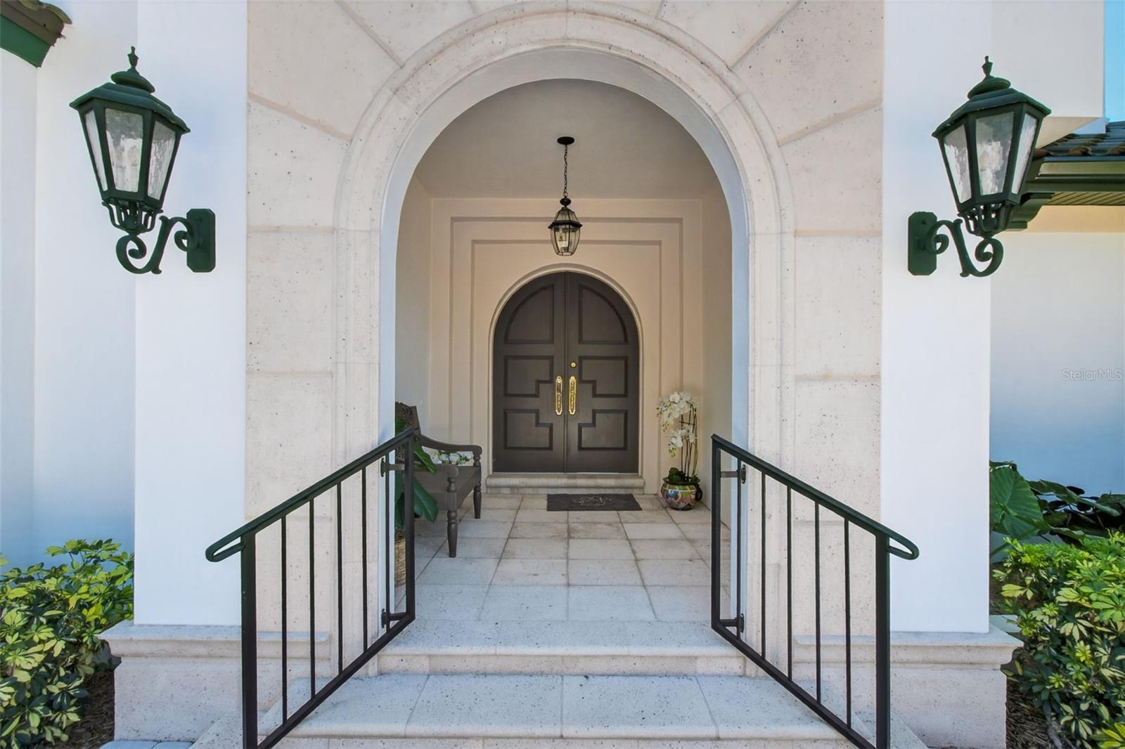 1100 TORTUGA CIR NE, ST PETERSBURG, FL, 33702