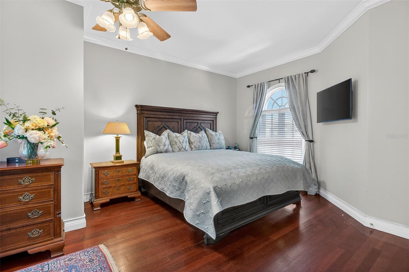 1100 TORTUGA CIR NE, ST PETERSBURG, FL, 33702