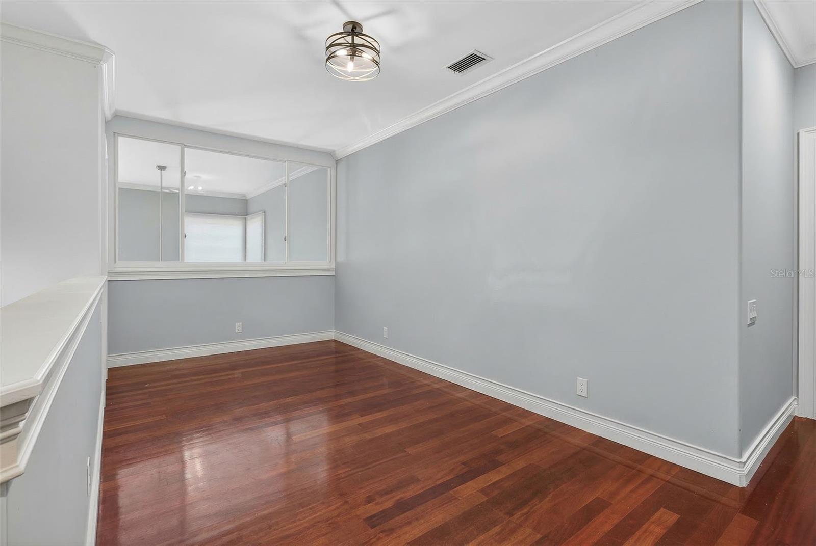 1100 TORTUGA CIR NE, ST PETERSBURG, FL, 33702