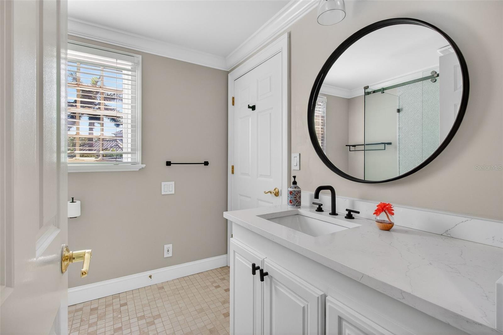 1100 TORTUGA CIR NE, ST PETERSBURG, FL, 33702