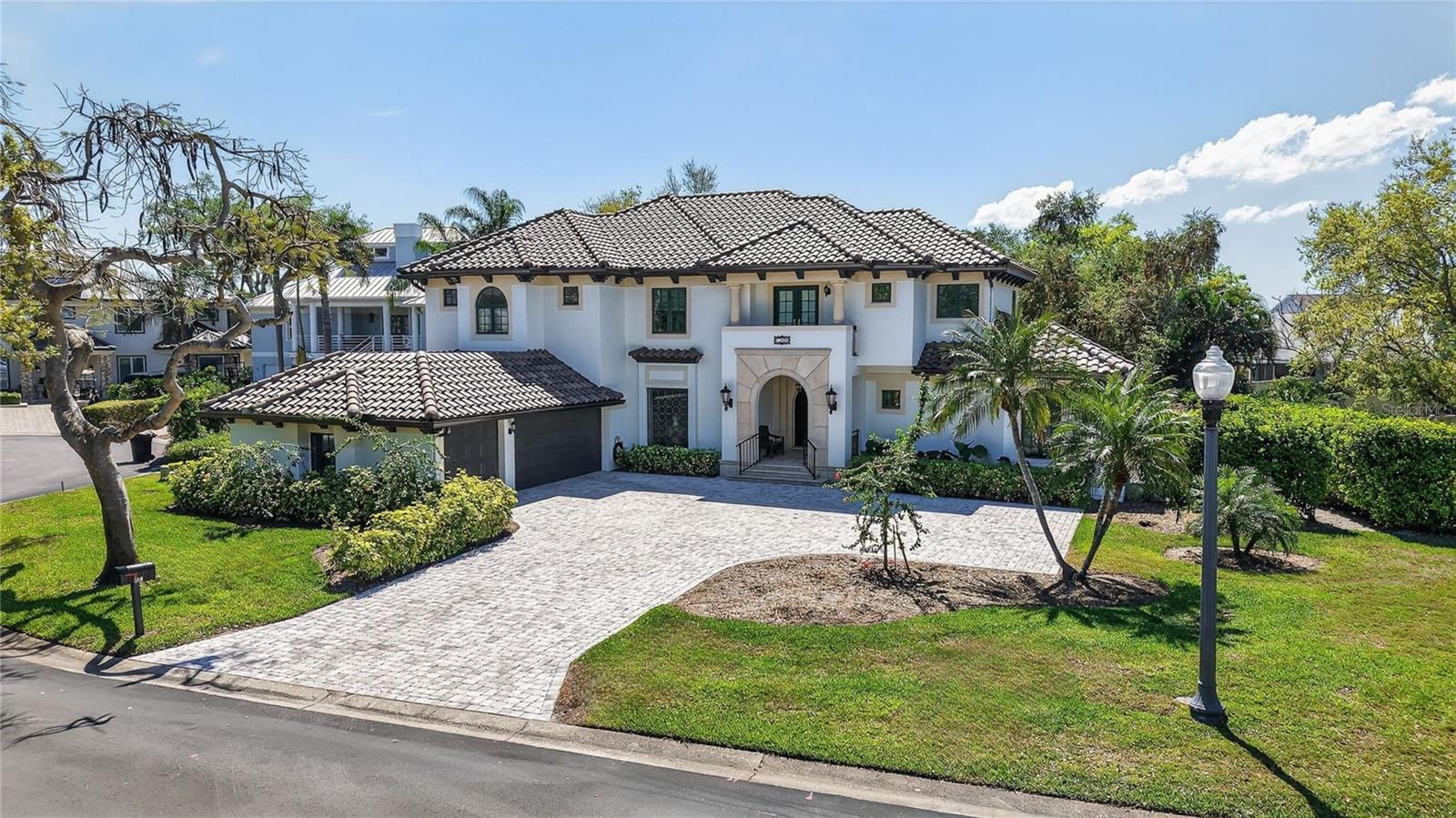 1100 TORTUGA CIR NE, ST PETERSBURG, FL, 33702