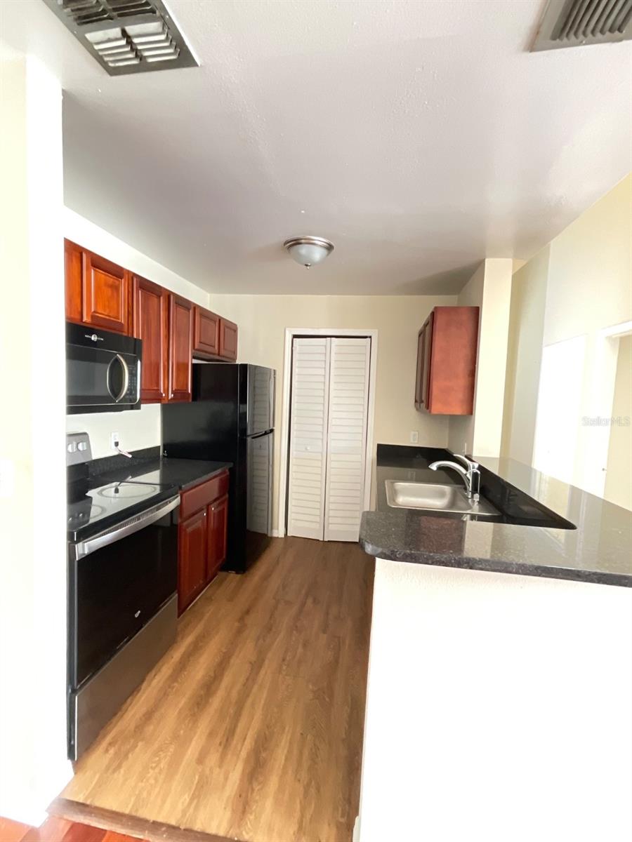 6148 WESTGATE DR #302, ORLANDO, FL, 32835