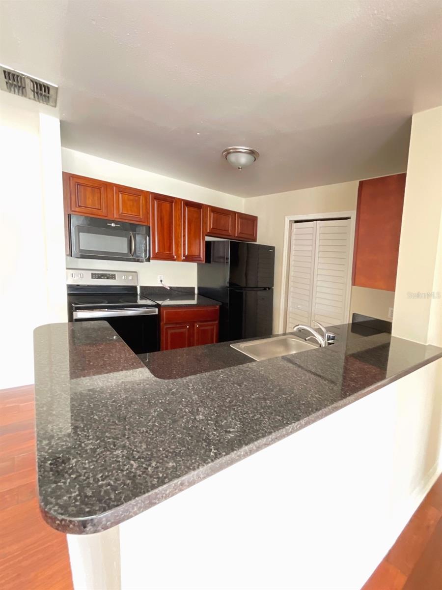 6148 WESTGATE DR #302, ORLANDO, FL, 32835