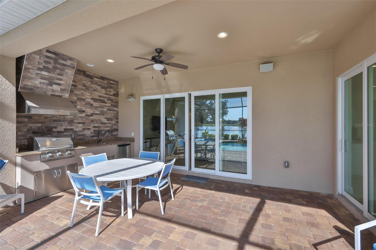 2233 S PEBBLE BEACH BLVD, SUN CITY CENTER, FL, 33573