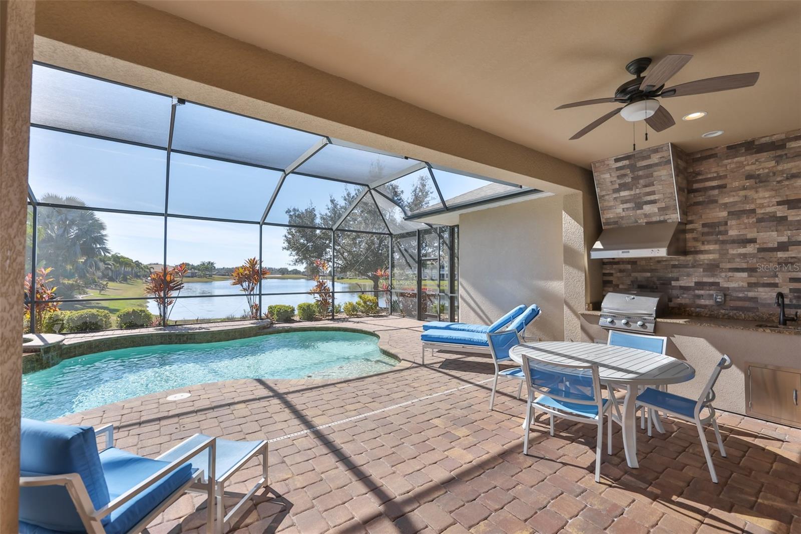 2233 S PEBBLE BEACH BLVD, SUN CITY CENTER, FL, 33573