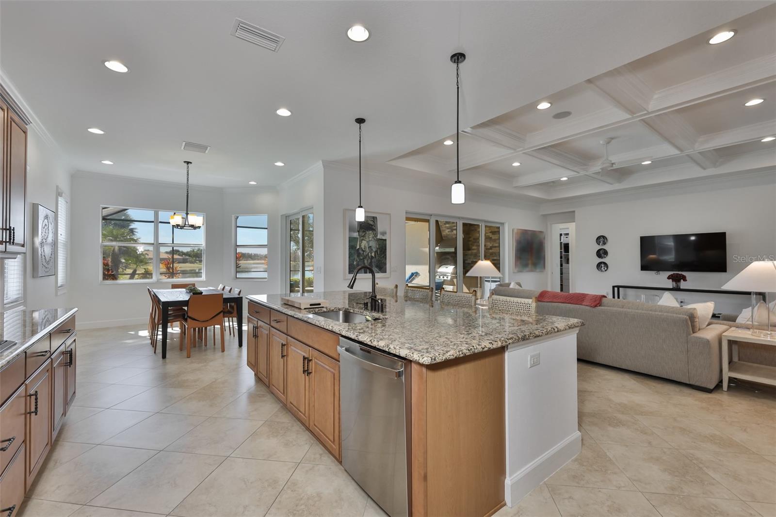 2233 S PEBBLE BEACH BLVD, SUN CITY CENTER, FL, 33573