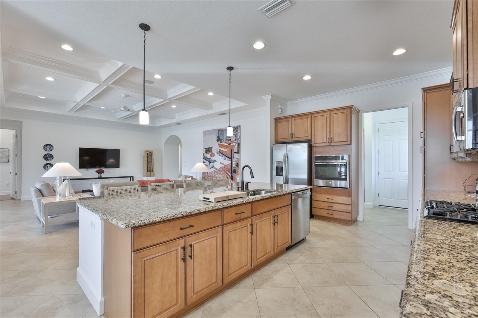 2233 S PEBBLE BEACH BLVD, SUN CITY CENTER, FL, 33573