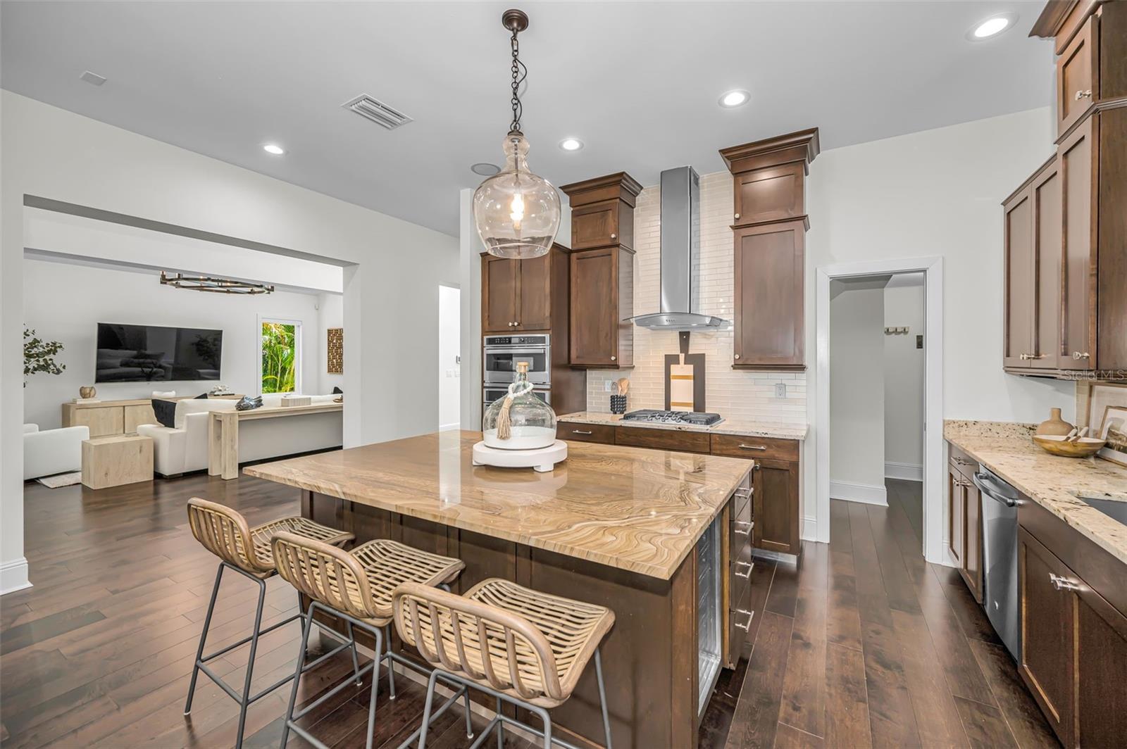 1710 BRIGHTWATERS BLVD NE, ST PETERSBURG, FL, 33704