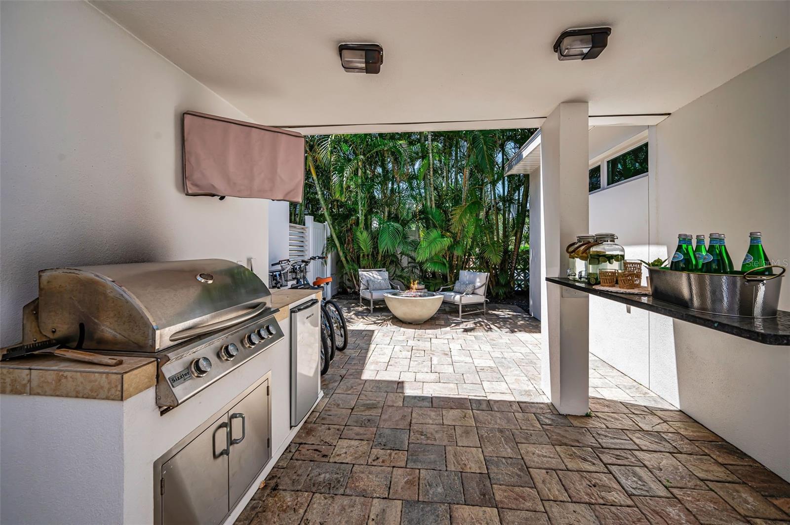 1710 BRIGHTWATERS BLVD NE, ST PETERSBURG, FL, 33704