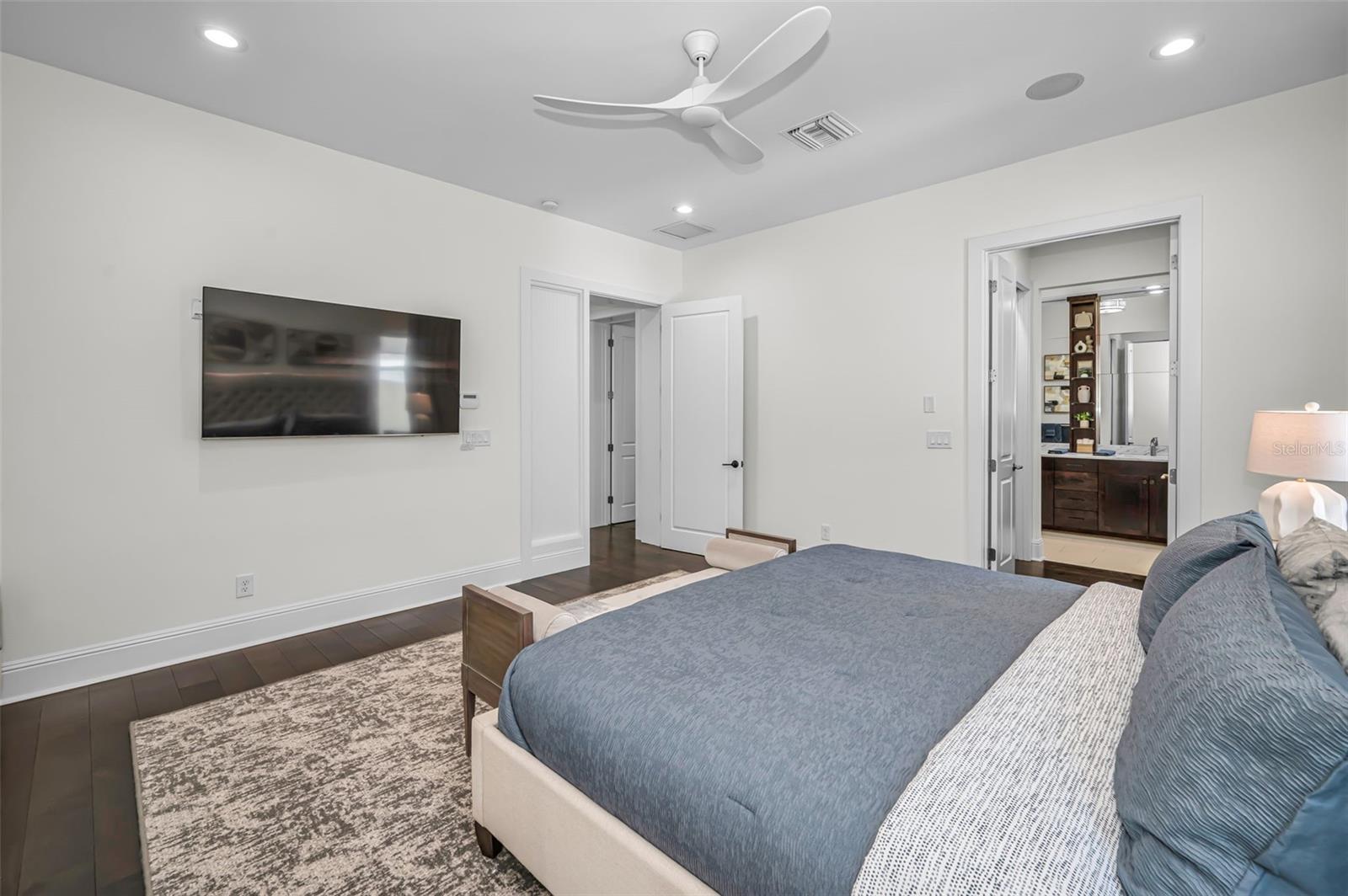 1710 BRIGHTWATERS BLVD NE, ST PETERSBURG, FL, 33704