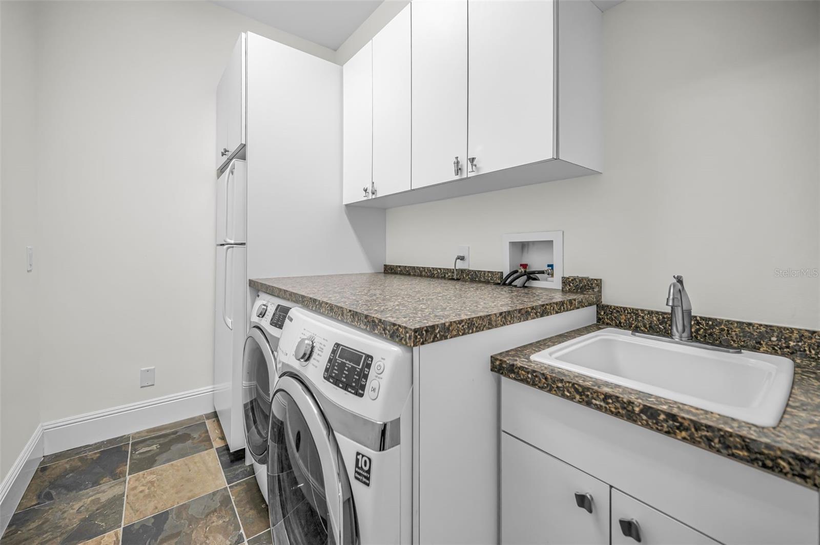 1710 BRIGHTWATERS BLVD NE, ST PETERSBURG, FL, 33704