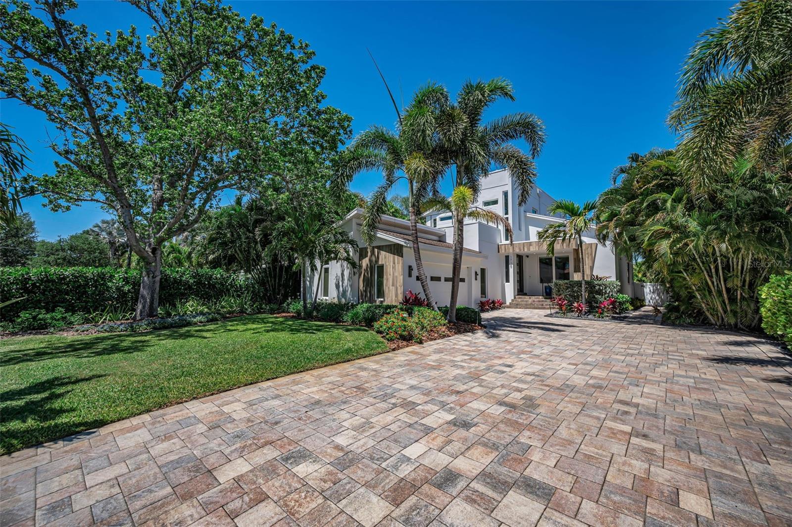 1710 BRIGHTWATERS BLVD NE, ST PETERSBURG, FL, 33704