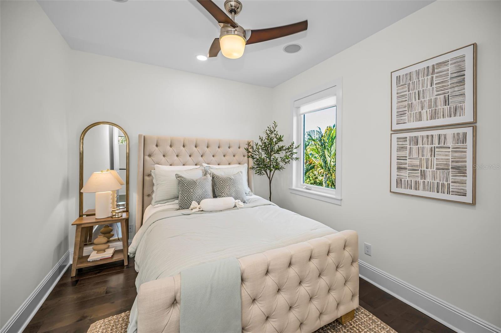 1710 BRIGHTWATERS BLVD NE, ST PETERSBURG, FL, 33704