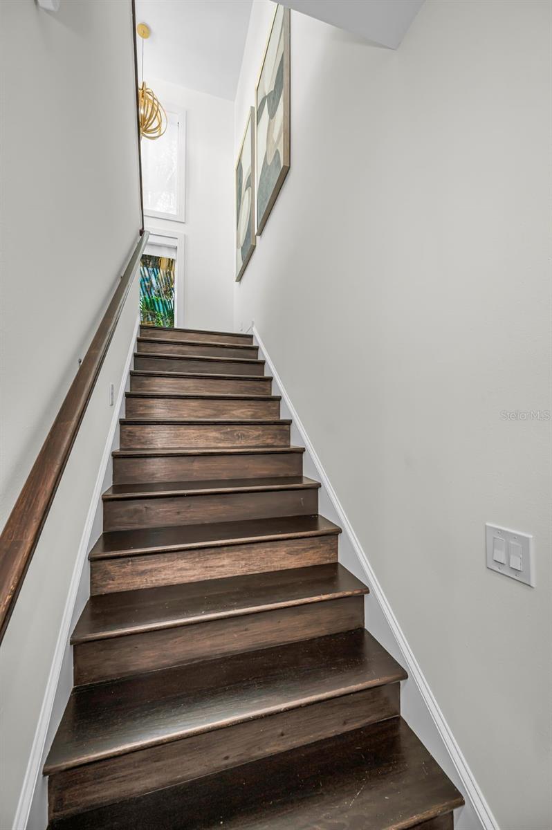 1710 BRIGHTWATERS BLVD NE, ST PETERSBURG, FL, 33704