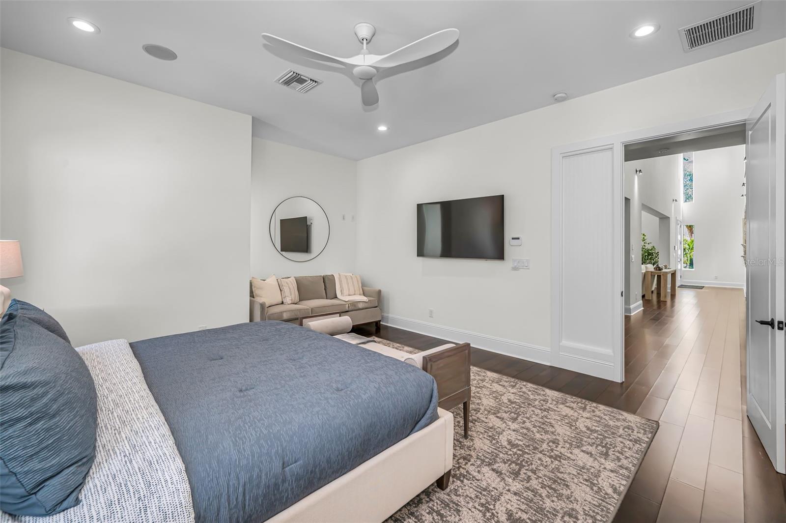 1710 BRIGHTWATERS BLVD NE, ST PETERSBURG, FL, 33704