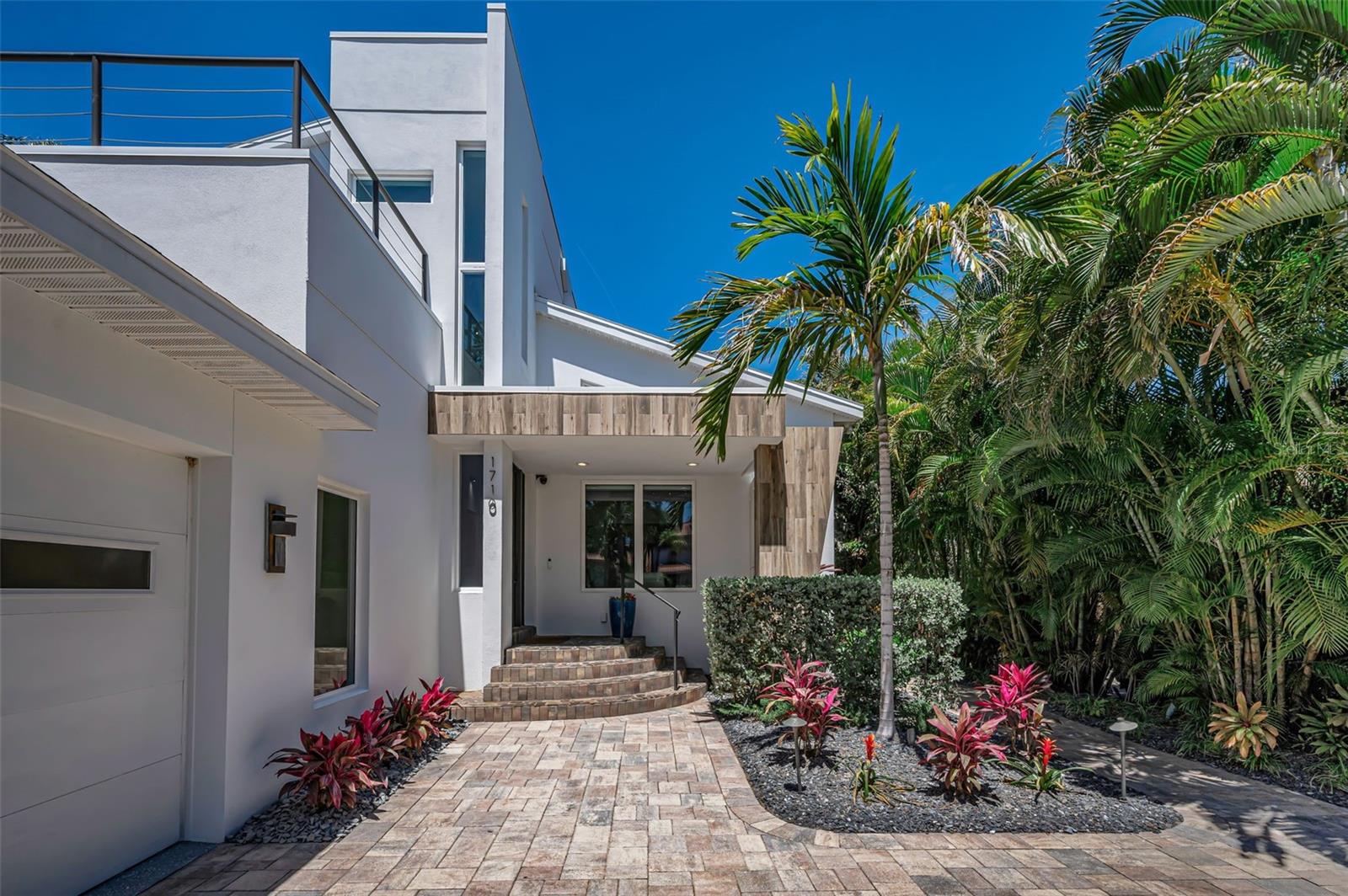 1710 BRIGHTWATERS BLVD NE, ST PETERSBURG, FL, 33704