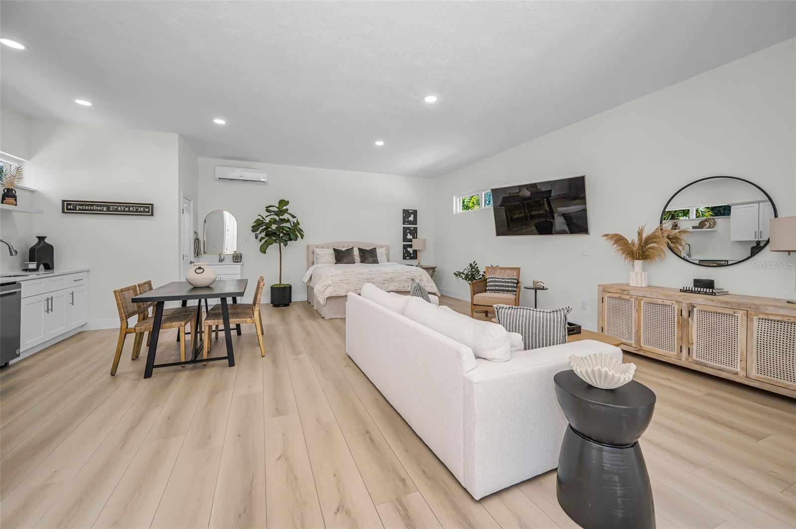 1710 BRIGHTWATERS BLVD NE, ST PETERSBURG, FL, 33704