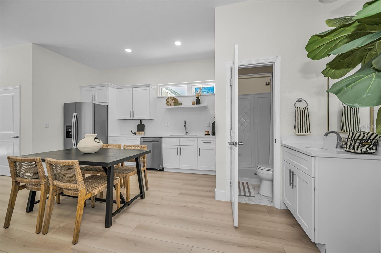 1710 BRIGHTWATERS BLVD NE, ST PETERSBURG, FL, 33704