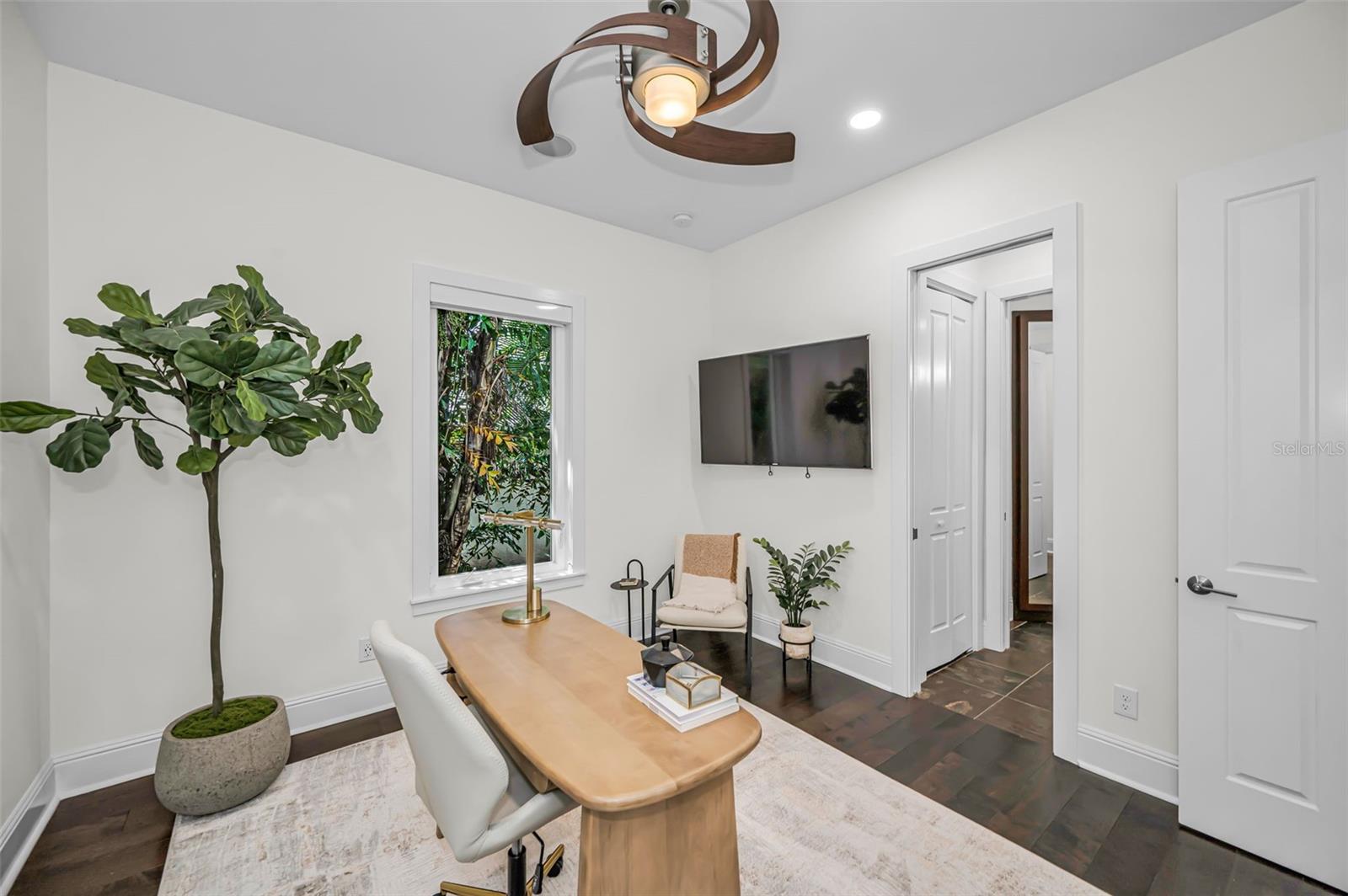 1710 BRIGHTWATERS BLVD NE, ST PETERSBURG, FL, 33704